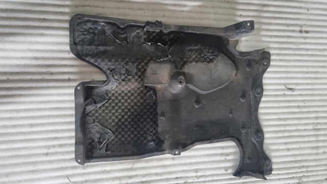 Захист двигуна задній A2215242530 MERCEDES