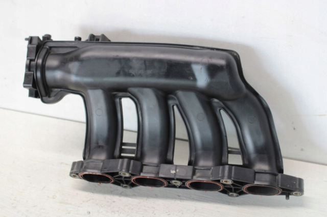 Колектор впускний A2711400601 MERCEDES