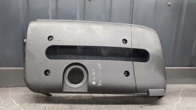 Кришка двигуна декоративна A6110101067 MERCEDES