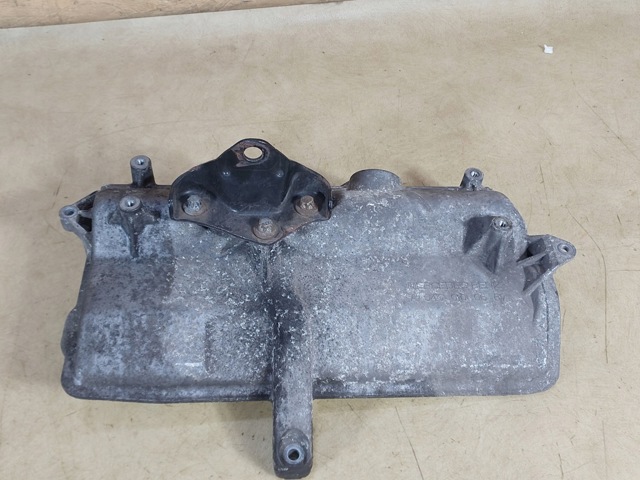 Кришка двигуна декоративна A6400100667 MERCEDES