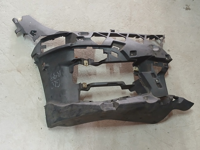 Кронштейн бампера переднього, правий 51118069348 BMW