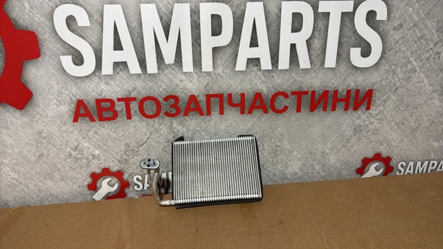 Охолоджувач повітря 64119382867 BMW