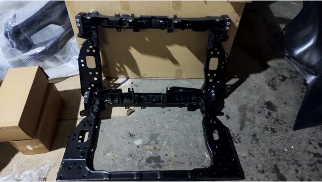 Кронштейн для радіатора 68243736AE MARKET (OEM)