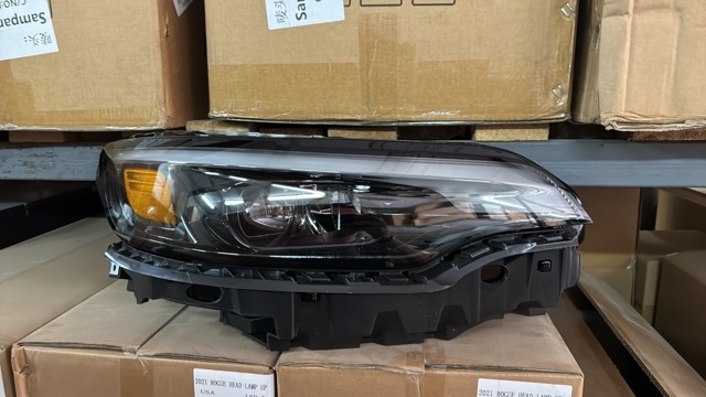 Фара правая 68275944AC CHRYSLER