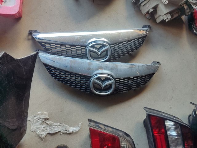Облицювання радіатора GJ6A50712 MAZDA