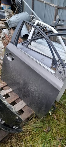 Дверка передня права 6700102300 TOYOTA