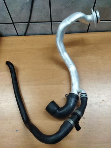 Шланг/патрубок водяного насоса, приймальний 11537584630 BMW