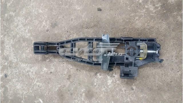Тримач зовнішньої ручки дверей, передньої лівої 1480070 FORD