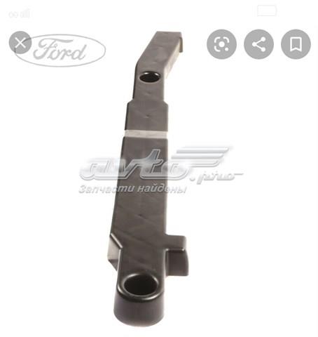 Кронштейн бампера заднього, центральний 2S6117912CC FORD