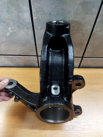 Кулак поворотний передній правий 31212765 VOLVO