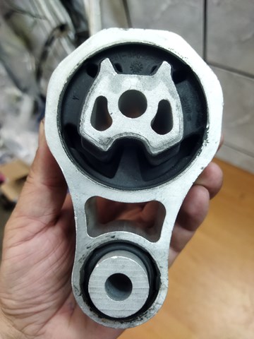 Задня подушка двигуна AE816P082BB FORD