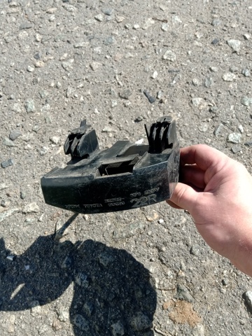 Напрямна заднього бампера, права 5256260050 TOYOTA