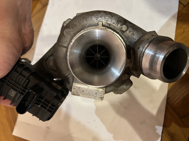 Турбокомпресор 11658570083 BMW