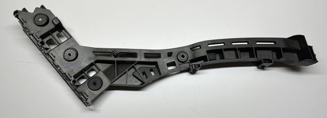Направляюча заднього бампера, права 12G807394 VAG