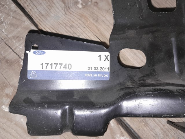 Кронштейн бампера переднього, правий 1717740 FORD