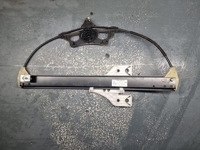 Склопідйомник задніх правих дверей 8W0839462 VAG