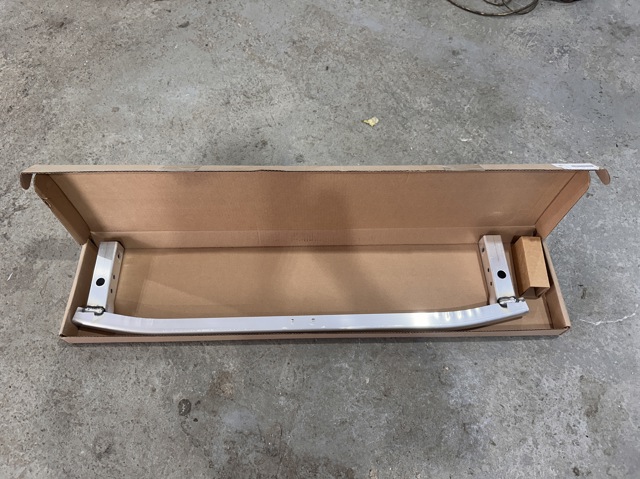 Шина бампера переднього 51117421600 BMW