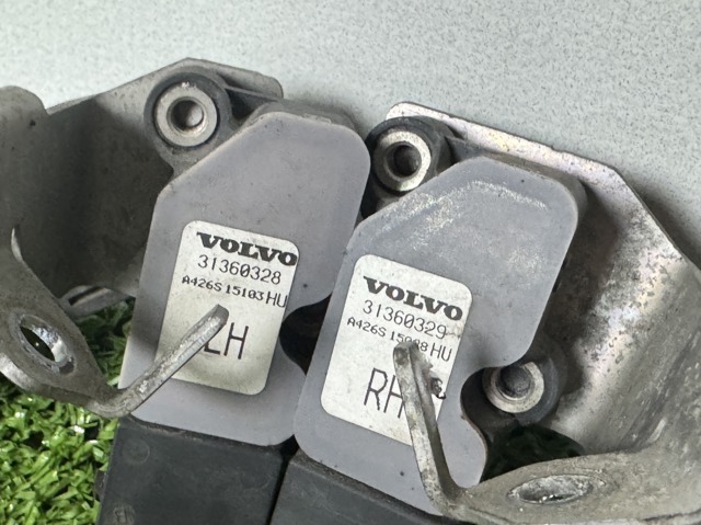 Датчик рівня положення кузова, передній правий 31360329 VOLVO