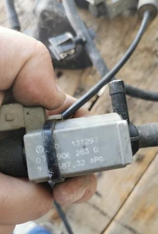 Перетворювач тиску (соленоїд) наддуву / EGR 077906283D VAG