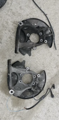 Цапфа права 8R0505436C VAG