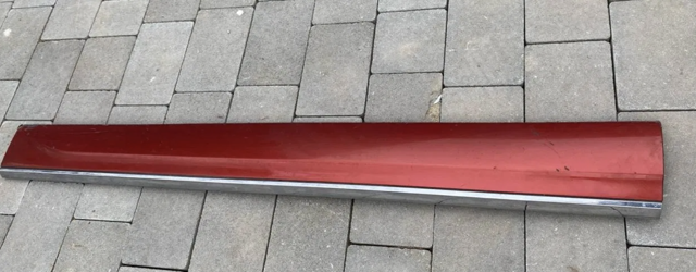 Молдинг передньої правої двері 8R0853960L VAG