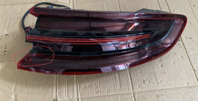 Задній правий зовнішній ліхтар 95B945096K PORSCHE