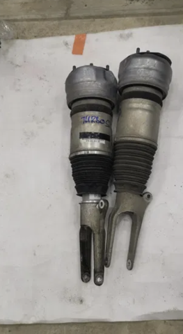 Стійка передня права 97034305235 PORSCHE