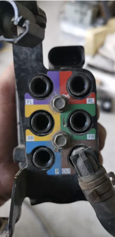 Блок шинних кранів 97035815302 PORSCHE