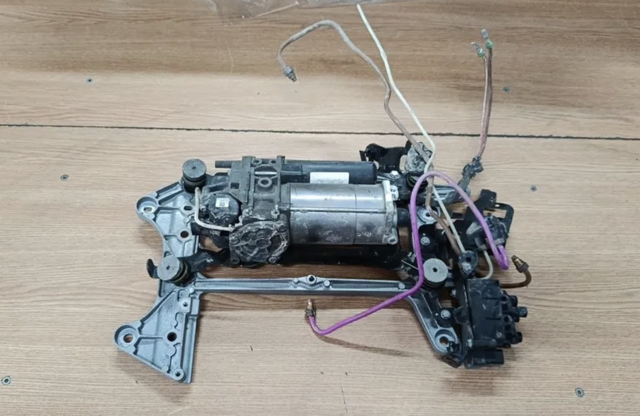 Компресор пневмоподвески 971616006B PORSCHE