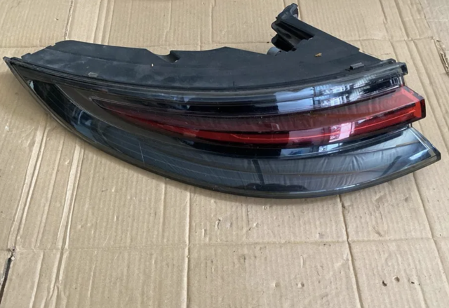Задня ліва зовнішня фара 973945091 PORSCHE