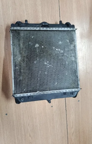 Радіатор охолодження двигуна, правий 99610613251 PORSCHE