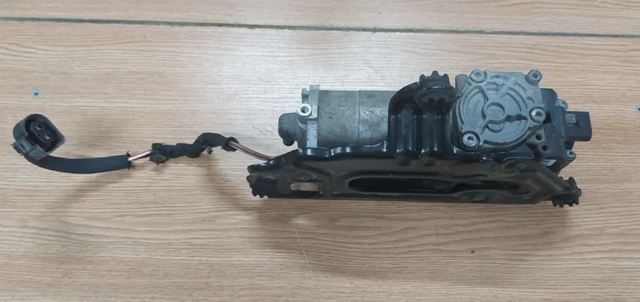 Компресор підкачки амортизаторів 9J1616006D PORSCHE