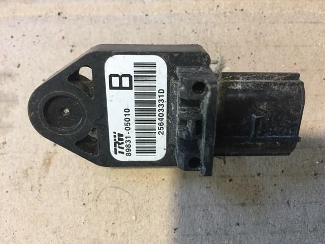 Датчик подушки безпеки 8983105010 TOYOTA
