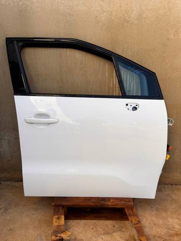 Дверка передня права YQ00173880 PEUGEOT