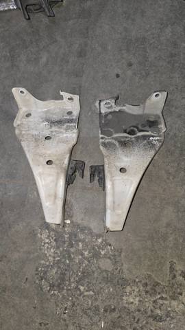 Кронштейн бампера переднього, лівий 5210360250 TOYOTA