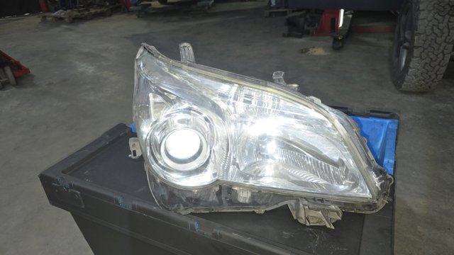 Фара правая 8114560F01 TOYOTA