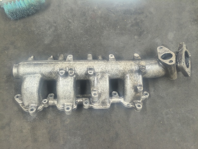 Колектор впускний 14001EB300 NISSAN