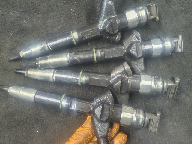 Форсунки електромагнітні 16600EB300 NISSAN