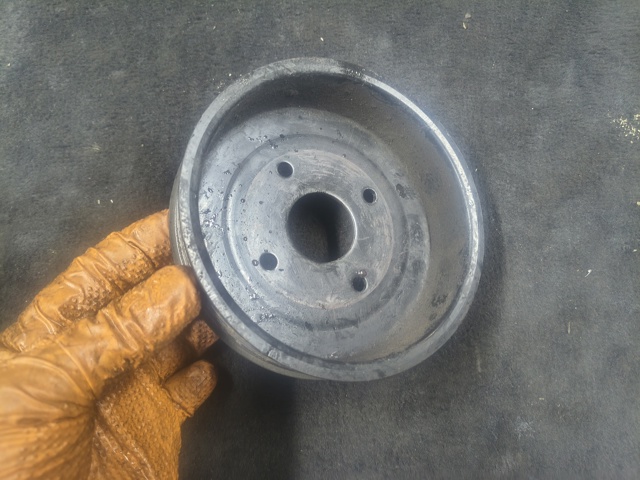 Шків водяної помпи 21051EB300 NISSAN