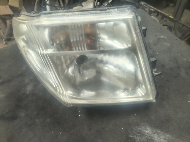 Фара передня права 26010EB30B NISSAN