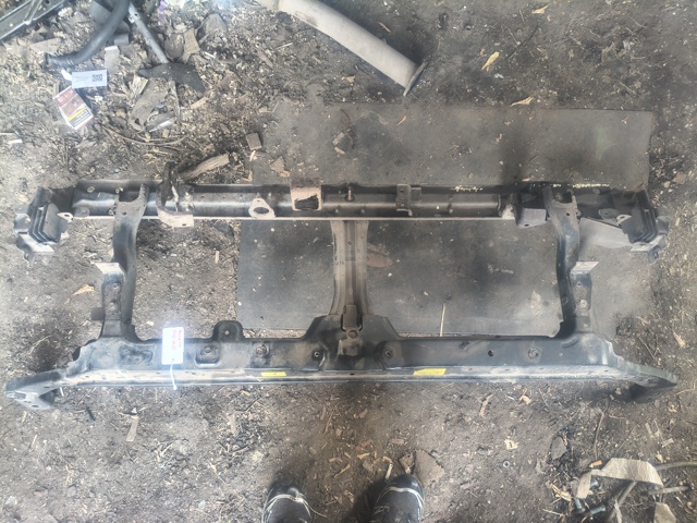 Рамка передньої панелі 62500EB330 NISSAN
