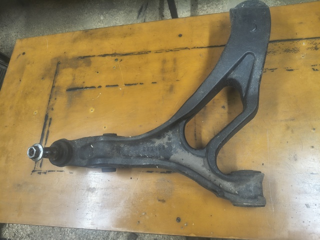Поперечний важіль 7L0407151H VAG