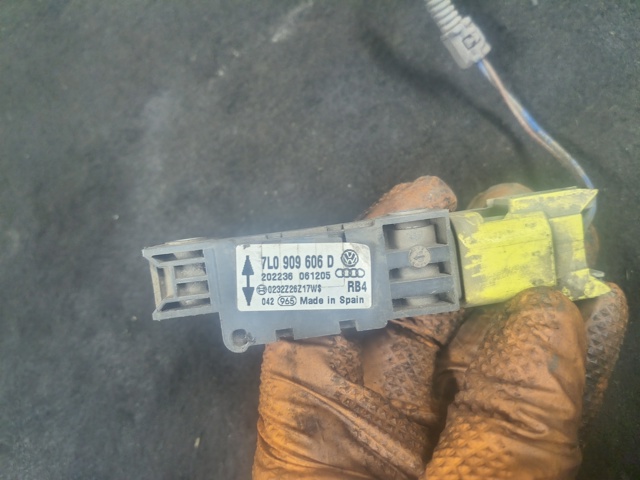 Датчик Айрбег передній 7L0909606D VAG