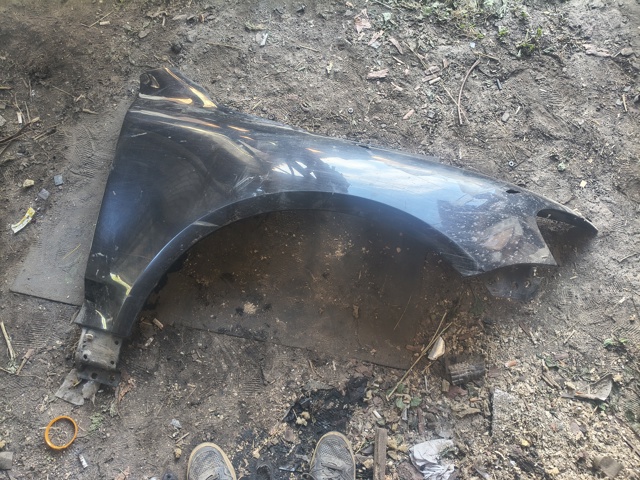Переднє праве крило 7L6821102K VAG