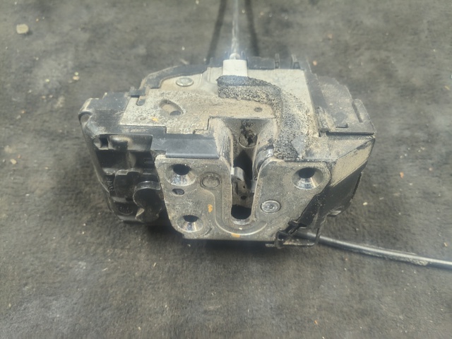 Замок двері правої передньої 80500EB32A NISSAN