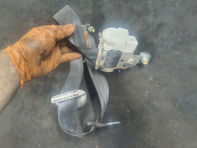 Пасок безпеки передній H6884EB30B NISSAN