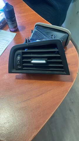 Решітка повітропровода 64229166891 BMW