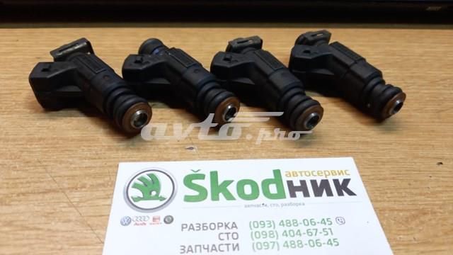 Форсунка паливна 06A906031BA VAG