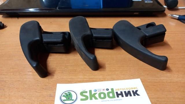 Ручка відкривання капота 1H1823533 VAG