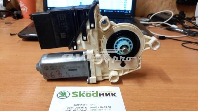 Моторчик склопідйомника двері задніх, лівих 1K0959703P VAG